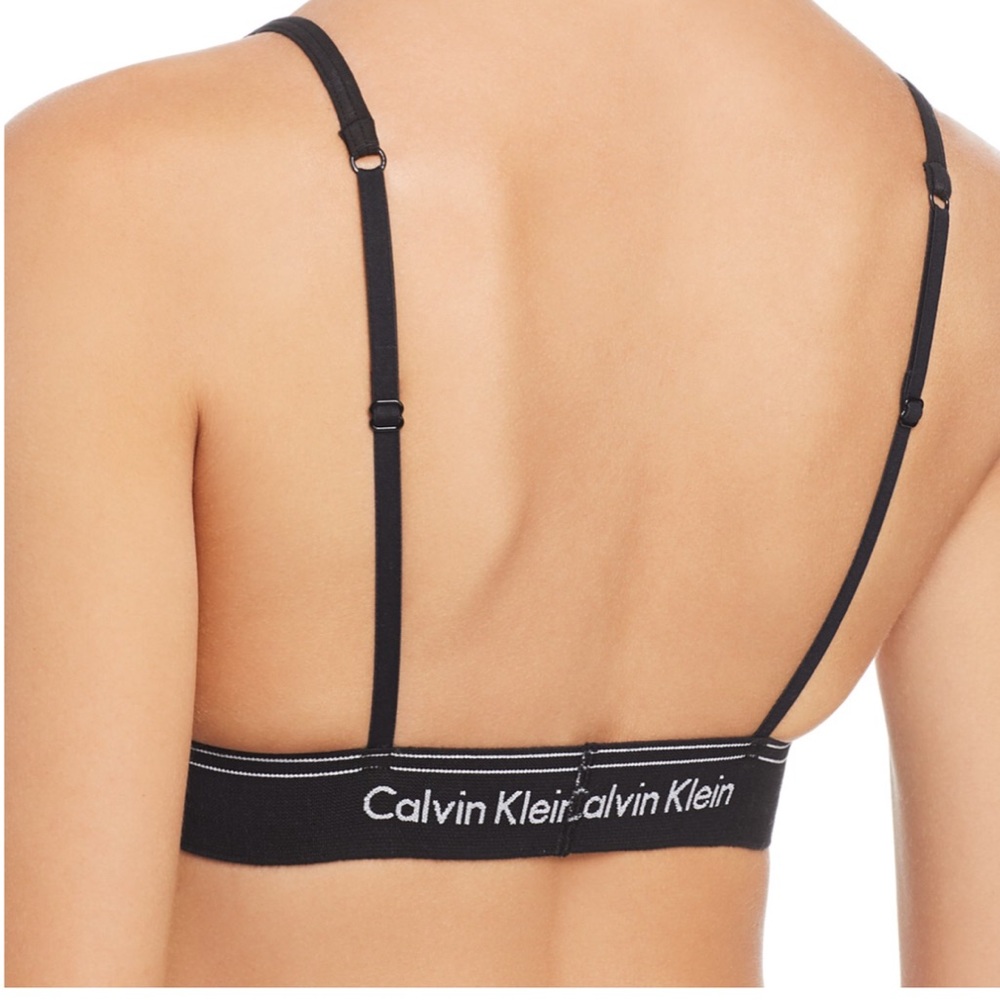 Calvin Klein Heritage Triangle Bra & Panties Set - Picture 6 of 8